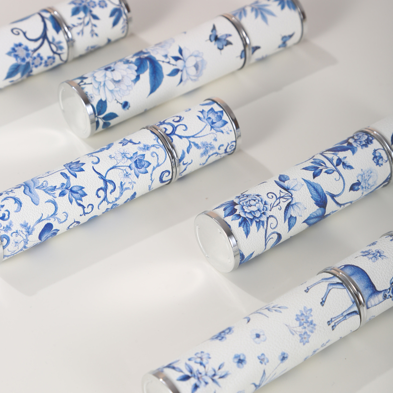 10 ml ėriuko odos kiniško stiliaus mėlynos ir baltos spalvos porceliano odos stiklinis kvepalų buteliukas su spauda, aukštos klasės nešiojamas kelioninis purškimo buteliukas