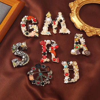 Модна брошка в стил Шанел с нова буква и перла, отличителен корсаж, костюм, палто, винтидж аксесоари за щифтове