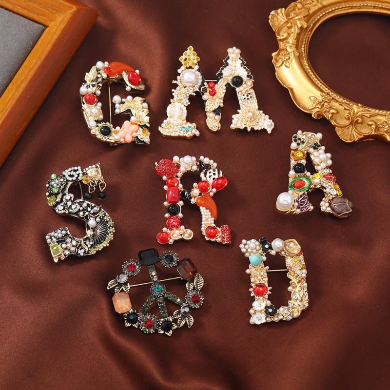 Модна брошка в стил Шанел с нова буква и перла, отличителен корсаж, костюм, палто, винтидж аксесоари за щифтове