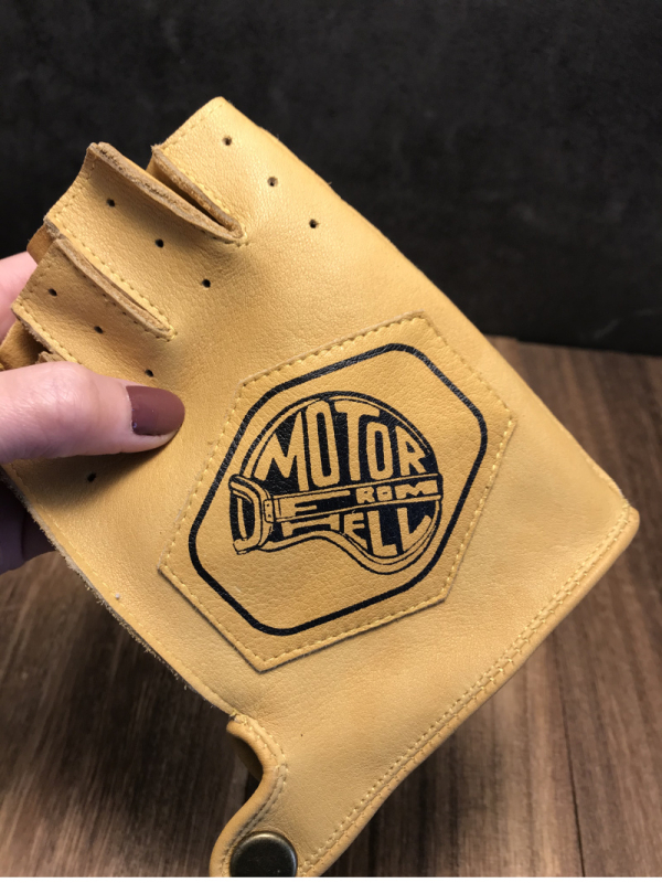 Motociklo pirmojo sluoksnio karvės odos motociklo vyriškos vairavimo retro važiavimo neslystančios moteriškos pusės pirštų pirštinės vasarai lauke