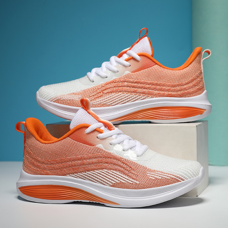 Tarpvalstybiniai lauko sportbačiai. Nauji pavasario ir vasaros neslystantys minkšti dugnai, atsparūs dilimui, tinkleliai, kvėpuojantys, laisvalaikio batai. Universalūs, itin lengvi.