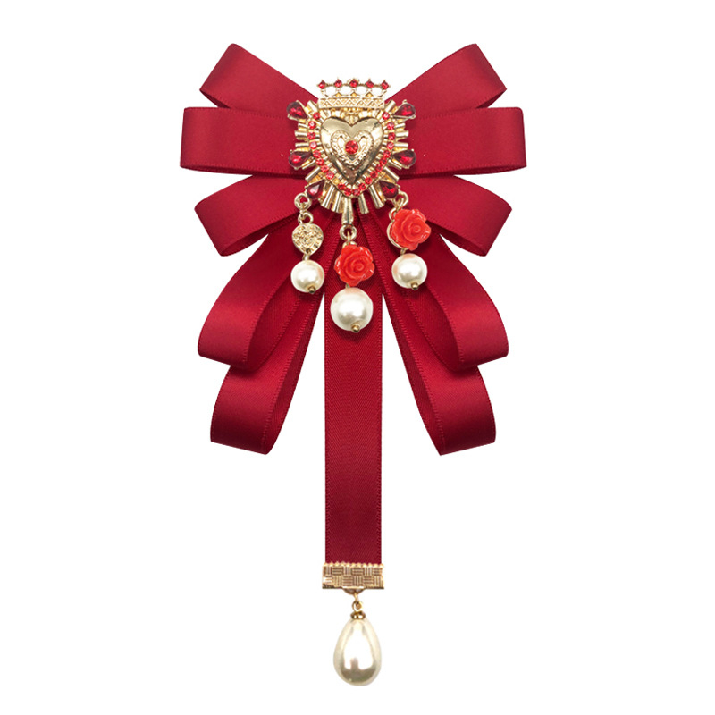 Ευρωπαϊκό και Αμερικανικό Νέο Κράμα Καρφίτσα με Μαργαριτάρι και Ρετρό Παπιγιόν σε Σχήμα Καρδιάς, Γυναικεία Διακοσμητικά Αξεσουάρ Πασαρέλας