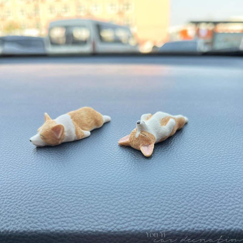 Tasuta saatmine autole, autotarvikutele, kaunistustele, keskkonsoolile, dekompressioonikaunistustele, ekraanile, interjöörile, koerale, mini-Koji autole