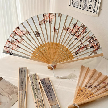 Vanaaegse stiiliga Begoonia kokkupandav ventilaator Uus Hiina kokkupandav väike ventilaator Suvine Hiina stiilis Hanfu fotoga kokkupandav ventilaator Kaasaskantav ventilaator