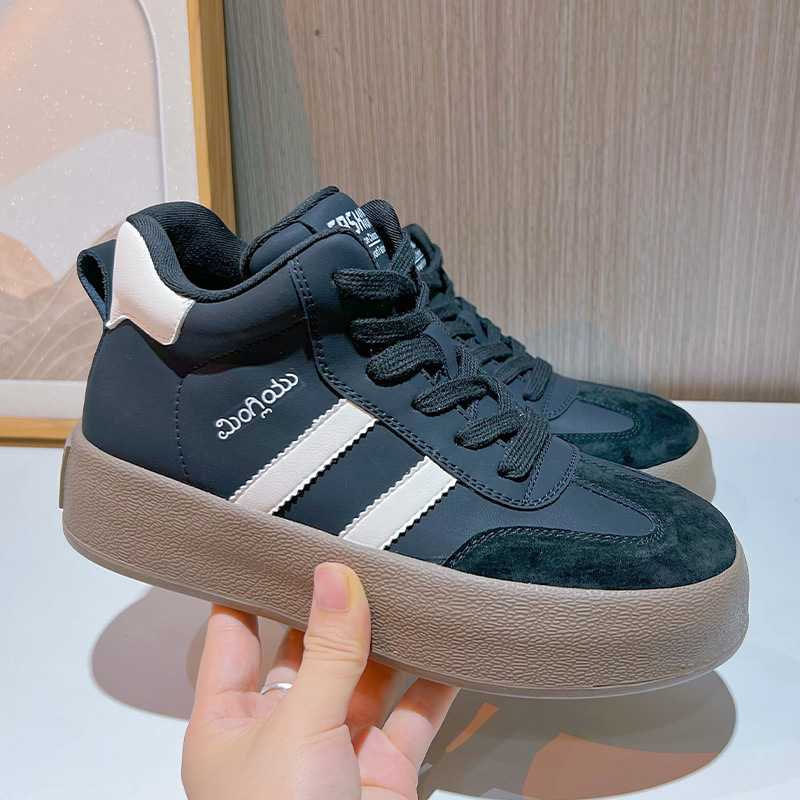 Valódi bőr erkölcsös edzőcipők 2025 őszi új tornacipők vastag talpú lapos cipők sport fehér cipők női Forrest Gump cipők hétköznapi női cipők