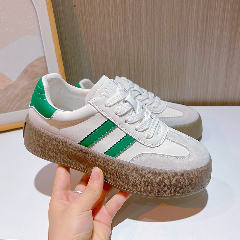 Valódi bőr erkölcsös edzőcipők 2025 őszi új tornacipők vastag talpú lapos cipők sport fehér cipők női Forrest Gump cipők hétköznapi női cipők