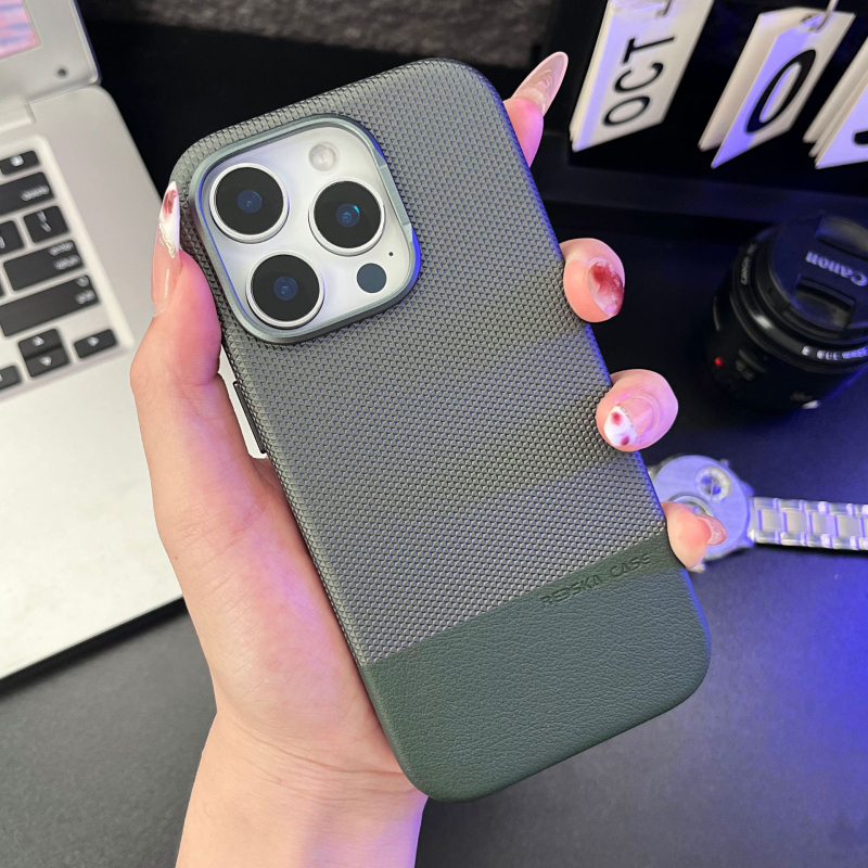 Piemērots iPhone 16 magnētiskajam telefona maciņam ar pūķa mēroga rakstu, raibiem ādas izstrādājumiem, Apple 15ProMax kritienizturīgs aizsargmaciņš 13"