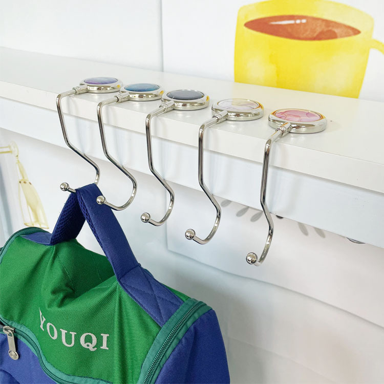 Liigutatav kontorilaud, õpilase seljakoti riputusvahend, lauaarvuti, jõulukonks, riputuskoti konks, epoksümarmorist konks