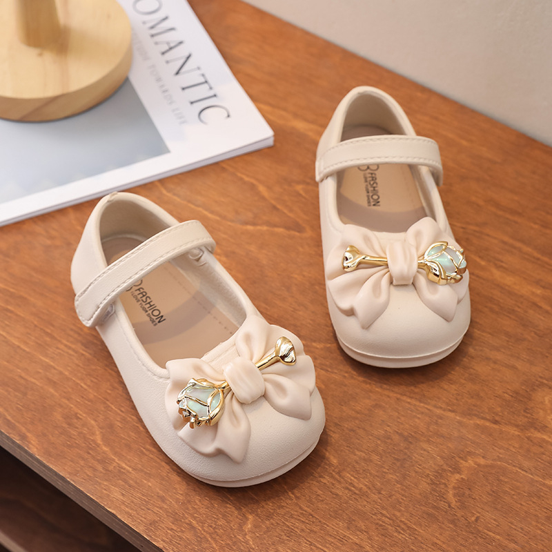 Bērnu pupiņu formas apavi meitenēm 2025. gada pavasara un rudens modeļiem, jauni, neslīdoši, mīksti, apakšā esoši mazuļu princeses apavi, moderni, personalizēti ārzemju stilā