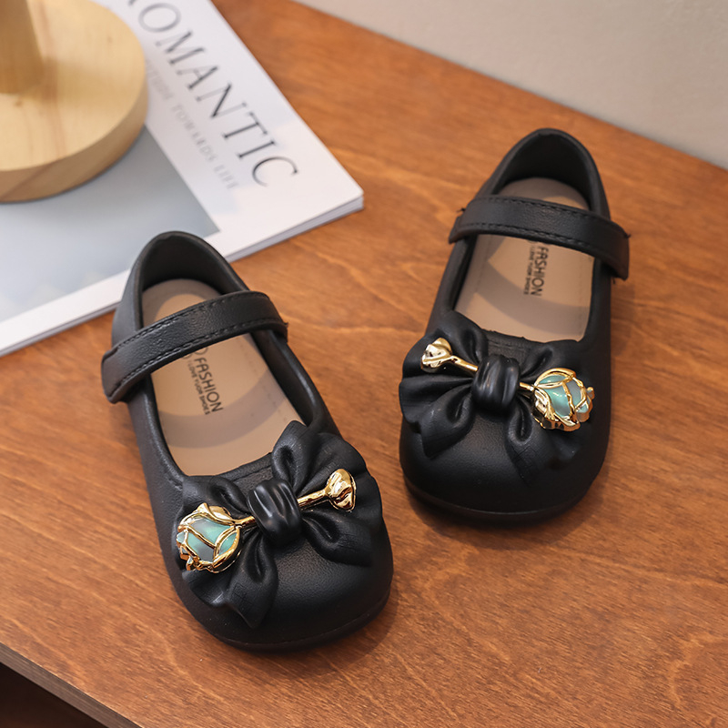 Bērnu pupiņu formas apavi meitenēm 2025. gada pavasara un rudens modeļiem, jauni, neslīdoši, mīksti, apakšā esoši mazuļu princeses apavi, moderni, personalizēti ārzemju stilā