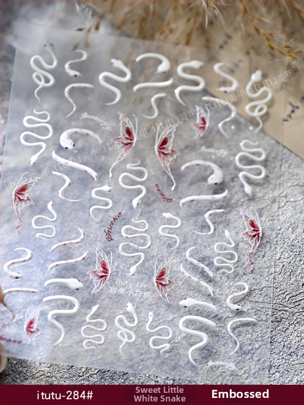 Uus Fugui väike punane madu reljeefne küünekunsti kleebis armas väike valge madu liblikas nutikas väike madu mao seljaliimiga küünekleebis