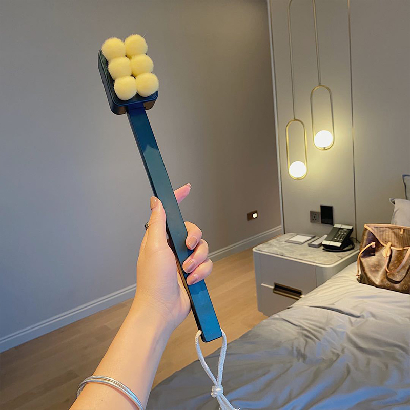 Vannihari kassiküünisega pehmete karvadega pika käepidemega vannihari meestele ja naistele naha hõõrumiseks muda vannirätikuga kehahari seljale