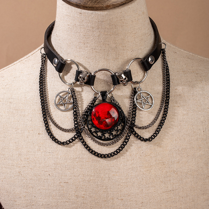 Euroopa ja Ameerika piiriülene südamekujulise ketiga nahast kaelakee, punk-hip-hop, tume stiilis rangluukett, niššiks olemise roki stiilis kaelakee