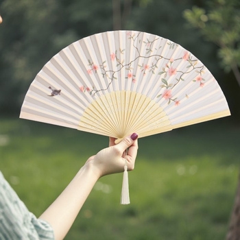 Hiina stiilis kokkupandav suveventilaator, laste kokkupandav tantsuventilaator, iidse stiili Hanfu Cheongsami fotoga kaasaskantav bambusventilaator