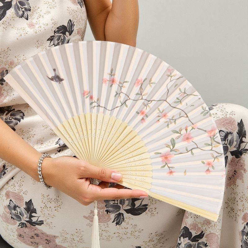 Hiina stiilis kokkupandav suveventilaator, laste kokkupandav tantsuventilaator, iidse stiili Hanfu Cheongsami fotoga kaasaskantav bambusventilaator