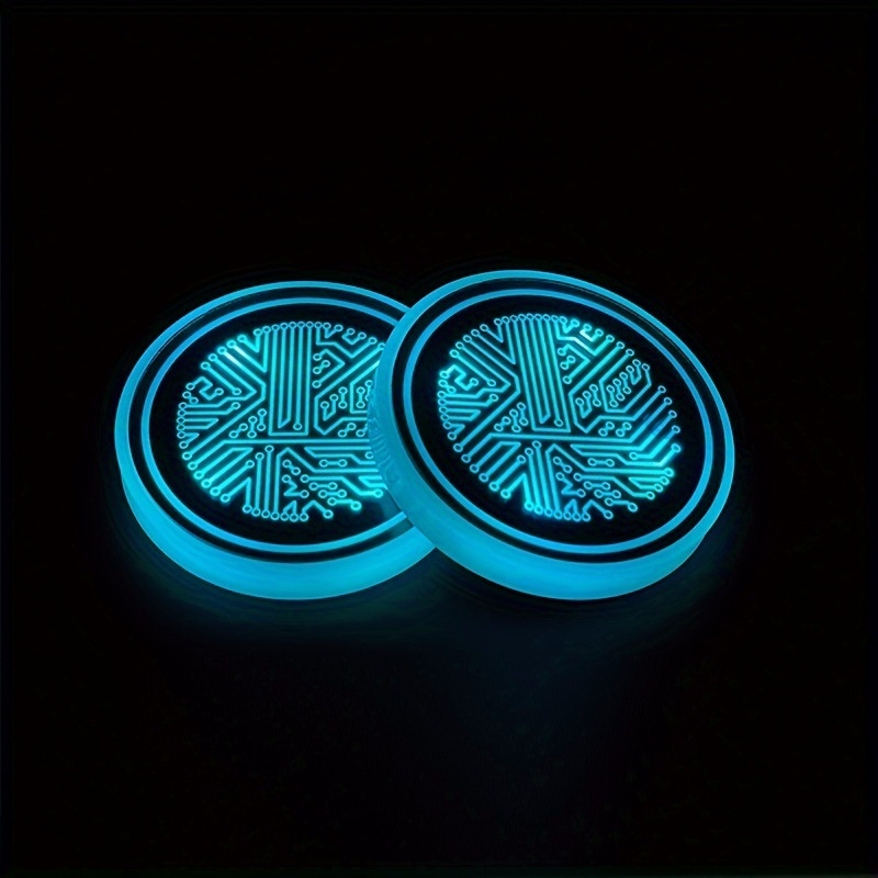 Auto helendav värviline LED-tassimatt libisemiskindla matiga helendav auto automaatne induktsioondekoratiivne atmosfäärivalgus