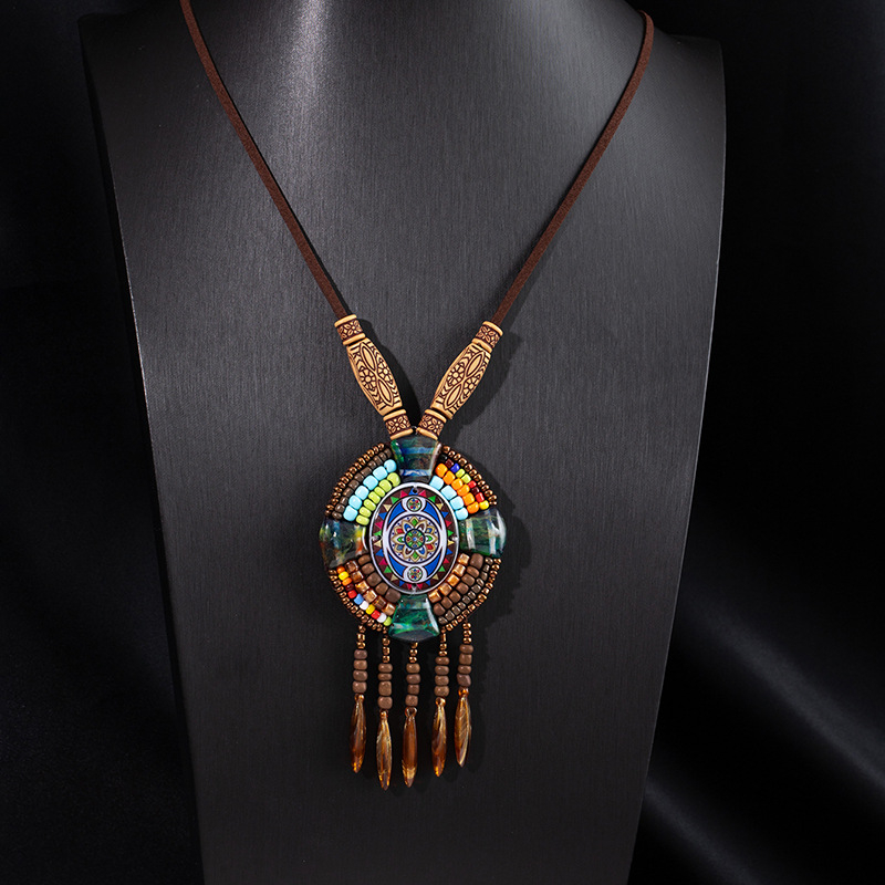 Piiriülene retro etnilise stiiliga kaelakee pikk boheemlaslik kampsunikett meeste ja naiste mitmekülgne ripats tutiga ripats aksessuaarid