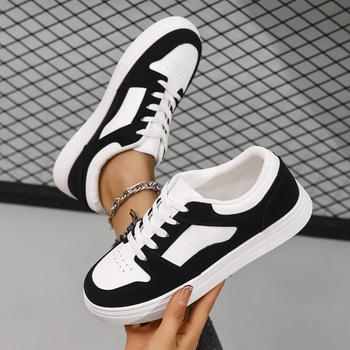 Valged kingad 2025. aasta piiriülesed uued lamedad tossud, paeltega, madala säärega, väliskaubanduse suured moespordi vabaajajalatsid naistele