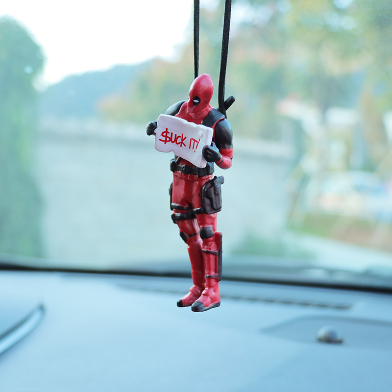 Privjesak za retrovizor automobila s crtanim filmom Deadpool, mali, jeftini auto pribor, privjesak za unutrašnjost automobila