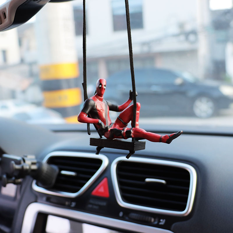 Cartoon Deadpooli auto tahavaatepeegli auto ripats lugemine väike odav auto lisatarvikud auto ripats interjöör