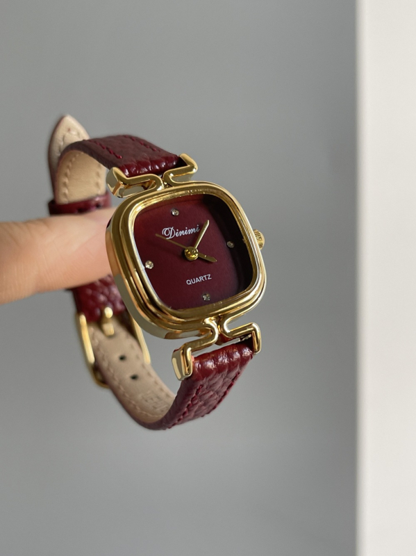 Dinimi Niche Antique Ancora punane käekell naistele 2025. aasta uus saabumine kerge luksuslik vintage päris vööga naiste käekell