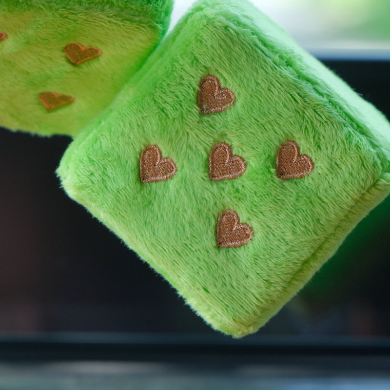 Spot Cross-Border Car Accessories ripats auto sisekujundus stiilne plush-täringutega ripats süda Amazon kuum mudel 2