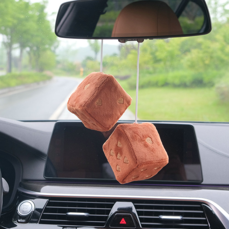 Spot Cross-Border Car Accessories ripats auto sisekujundus stiilne plush-täringutega ripats süda Amazon kuum mudel 2