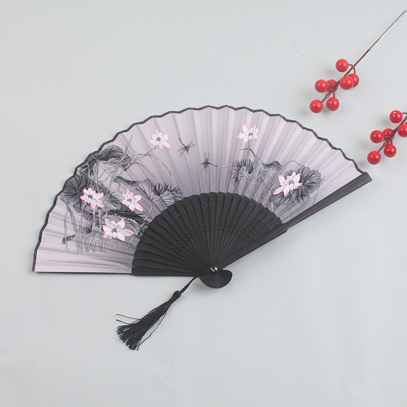 Jaapani kokkupandav lehvik antiikne Hiina antiikne pika käepidemega siidist riidest lehvik meisterdamise kingitus kaks rohelise tantsu lehviku tehas hulgimüük