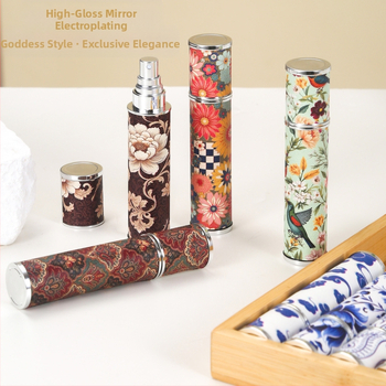 10 ml ėriuko odos vintažinio rašto odinis kvepalų buteliukas su spausdintu aukštos klasės nešiojamu kelioniniu purškimo buteliuku