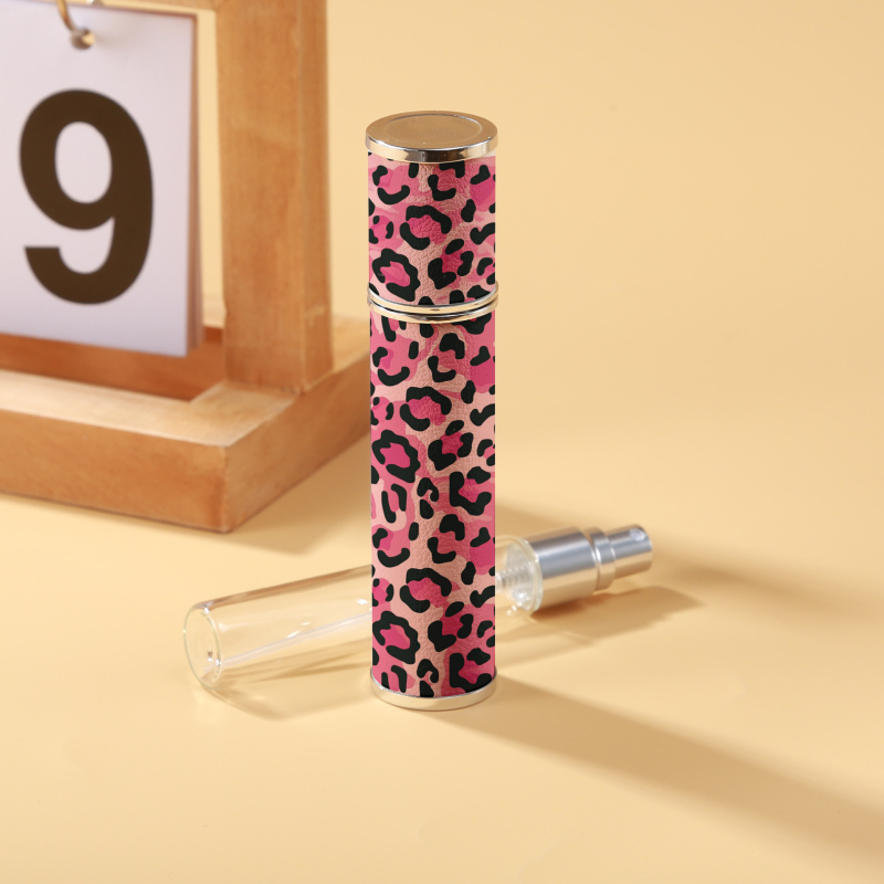 10 ml ėriuko odos vintažinio rašto odinis kvepalų buteliukas su spausdintu aukštos klasės nešiojamu kelioniniu purškimo buteliuku