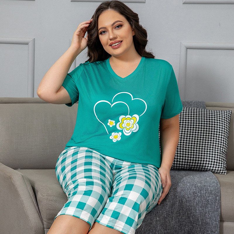 2025. aasta uus Amazon TEMU piiriülene eripakkumine plahvatuste jaoks. Lühikeste varrukatega kärbitud püksid ja paksud naiste pidžaamaülikonnad.