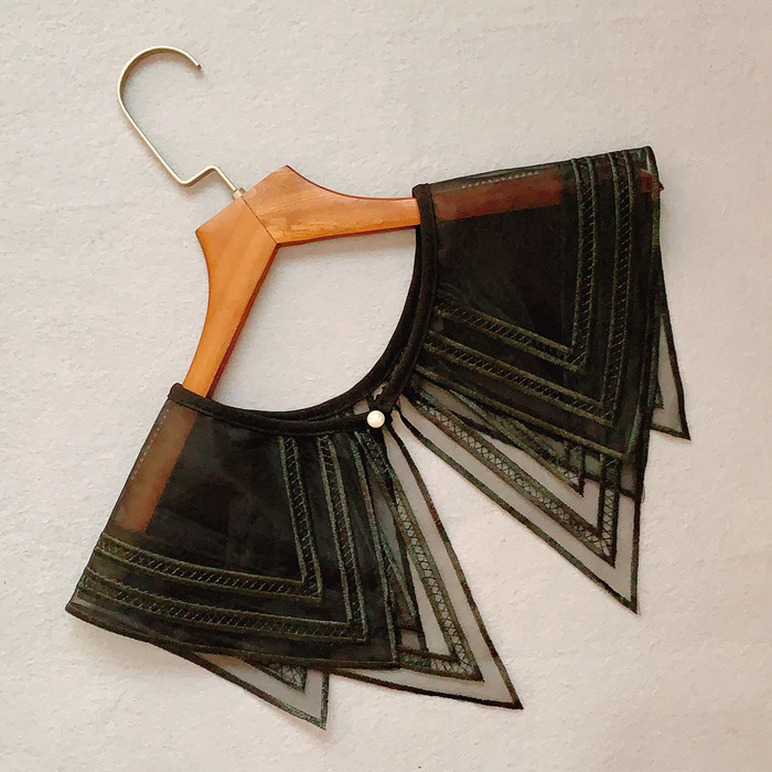 Saldās mežģīnes dekoratīva divslāņu elpojoša mākslīgā apkakle pavasara un vasaras vienkārša atmosfēriska vecuma samazināšanas apģērba sieviešu universāls šalle ārējais spārns