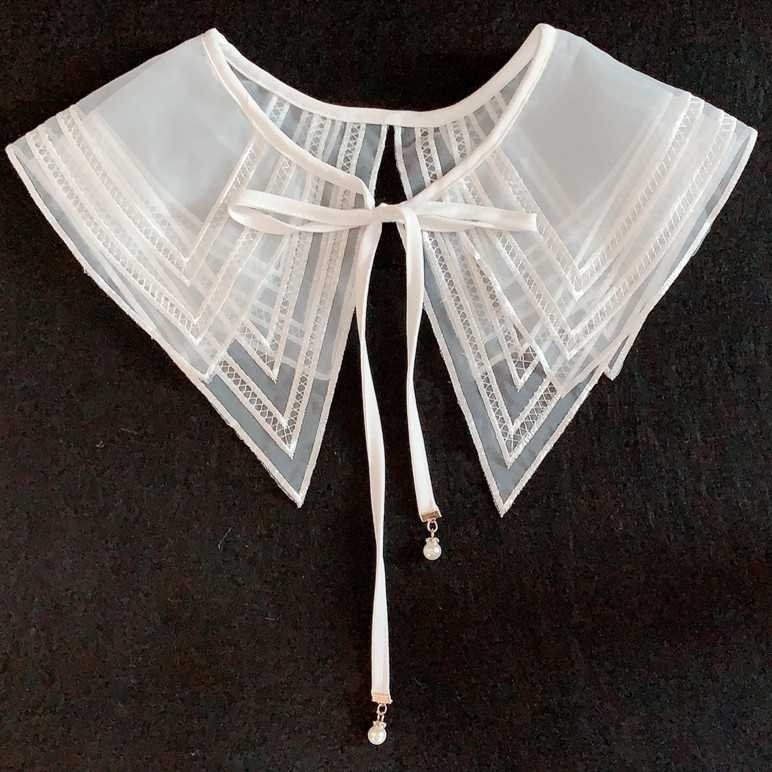 Saldās mežģīnes dekoratīva divslāņu elpojoša mākslīgā apkakle pavasara un vasaras vienkārša atmosfēriska vecuma samazināšanas apģērba sieviešu universāls šalle ārējais spārns