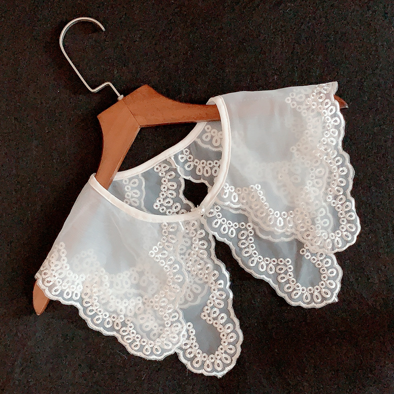 Saldās mežģīnes dekoratīva divslāņu elpojoša mākslīgā apkakle pavasara un vasaras vienkārša atmosfēriska vecuma samazināšanas apģērba sieviešu universāls šalle ārējais spārns