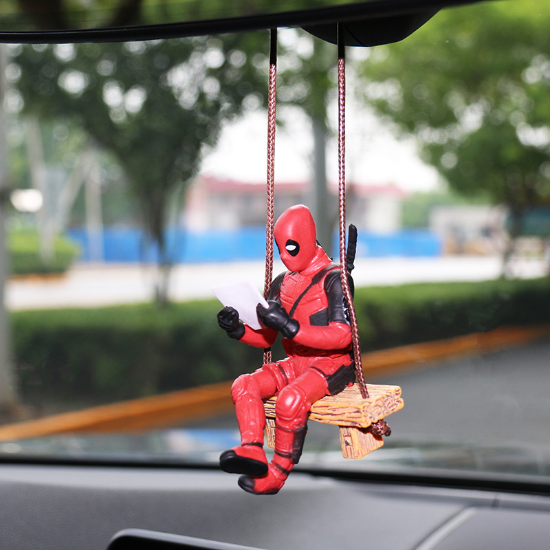 „Swing Duck“ serijos animacinių filmukų „Deadpool“ automobilio galinio vaizdo veidrodėlio pakabukas, skaitanti maža kalė, rankų darbo lėlės automobilio kabantys papuošalai