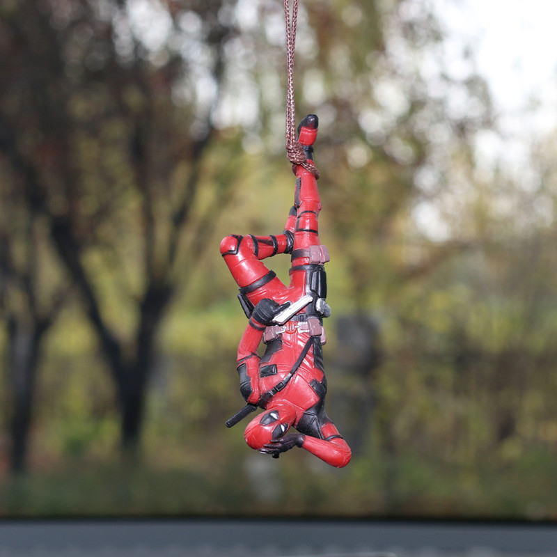Swing Duck sērijas multfilmas Deadpool automašīnas atpakaļskata spoguļa kulons, lasot mazo kuci, roku darbs, leļļu automašīnas piekaramie rotājumi