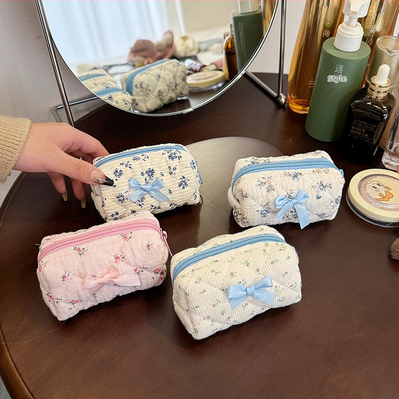 Dievčenská kozmetická taštička s mašľou a srdiečkom, dámska prenosná toaletná taška s veľkou kapacitou, cestovná úložná taška, priamy predaj z továrne