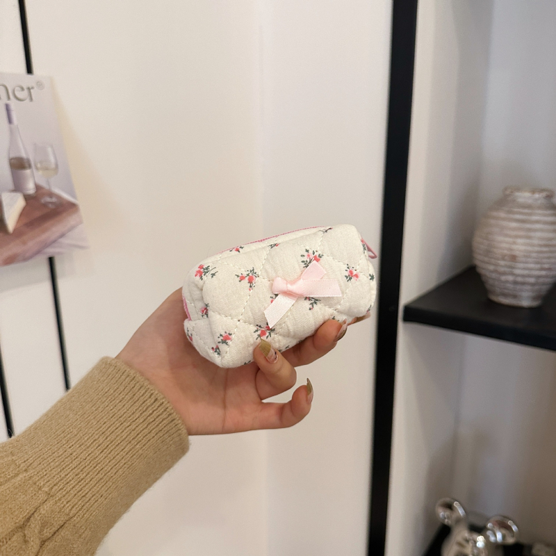 Tüdrukute südamekujulise lipsuga meigikott, naiste suure mahutavusega kaasaskantav tualett-tarvete kott, reisikott, tehase otsemüük