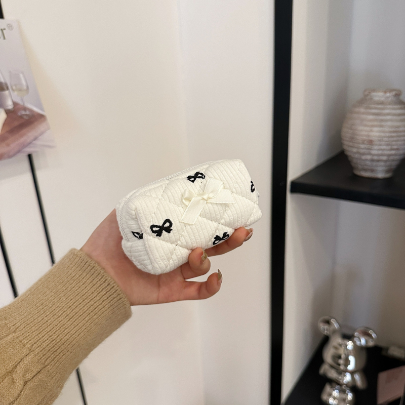 Tüdrukute südamekujulise lipsuga meigikott, naiste suure mahutavusega kaasaskantav tualett-tarvete kott, reisikott, tehase otsemüük