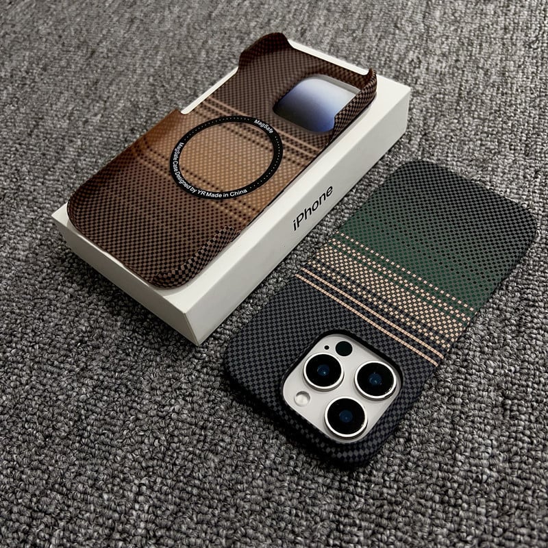 Pola pakiranja prikladno za Iphone17 Promax maskica za mobitel s uzorkom karbonskih vlakana, magnetska Apple 16 ultra tanka maskica za računalo, zaštita od pada