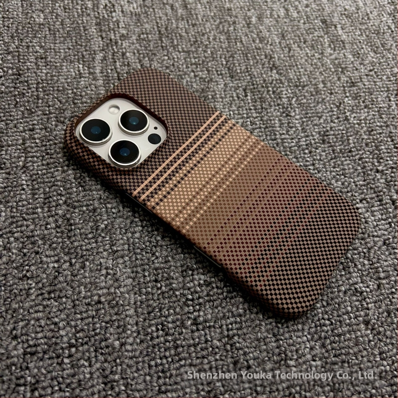 Poolpakk sobib Iphone17Promax mobiiltelefoni ümbrisele, süsinikkiust mustriga magnetiline Apple 16 üliõhuke kukkumisvastane ümbris