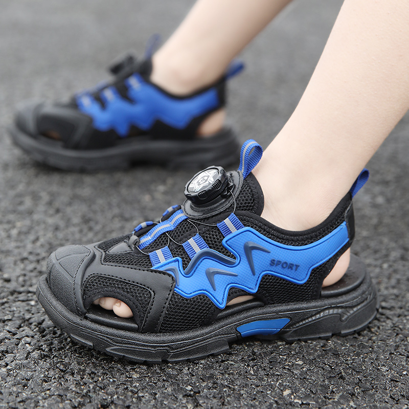 Zēnu aptinamās sandales ar jaunām, grozāmām pogām, vidēji lielām, bērnu pludmales kurpēm ar mīkstu zoli