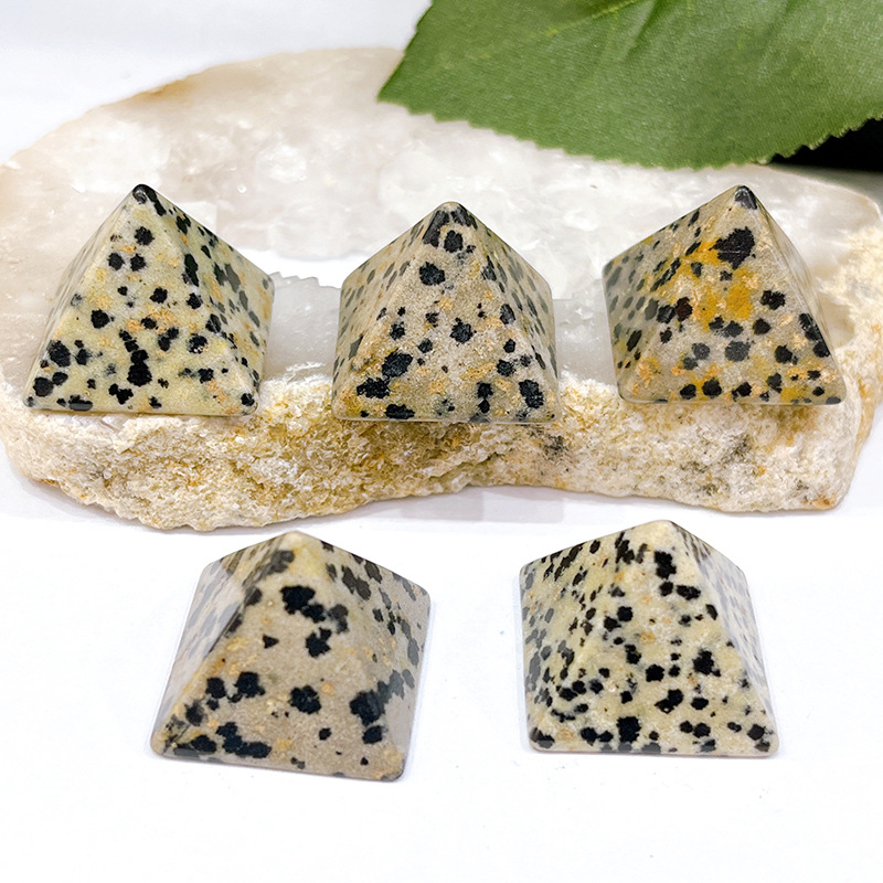 Piiriülesed looduslikud kristallpüramiidi 2cm kaunistused kodumööbli iga esiku kontori magamiskäsitöö hulgimüük