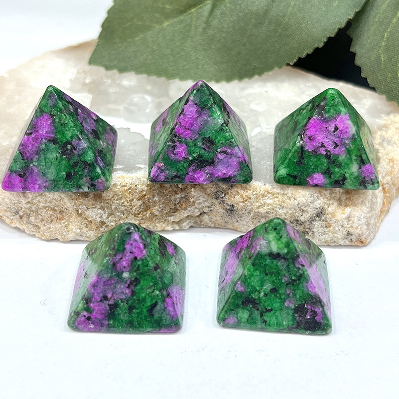 Piiriülesed looduslikud kristallpüramiidi 2cm kaunistused kodumööbli iga esiku kontori magamiskäsitöö hulgimüük