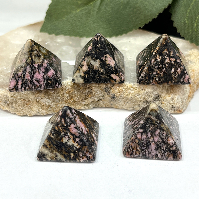 Piiriülesed looduslikud kristallpüramiidi 2cm kaunistused kodumööbli iga esiku kontori magamiskäsitöö hulgimüük