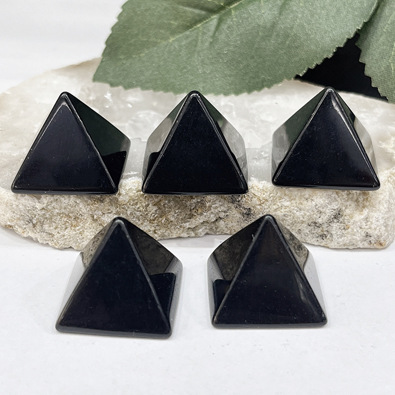 Piiriülesed looduslikud kristallpüramiidi 2cm kaunistused kodumööbli iga esiku kontori magamiskäsitöö hulgimüük