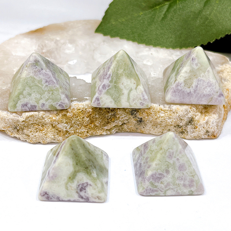 Piiriülesed looduslikud kristallpüramiidi 2cm kaunistused kodumööbli iga esiku kontori magamiskäsitöö hulgimüük