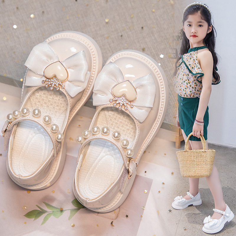 Tüdrukute väikesed nahast kingad 2025 kevad ja suvi uued laste mustad läikivad baleriinid tüdrukute printsessikingad Briti stiilis sportlikud kingad