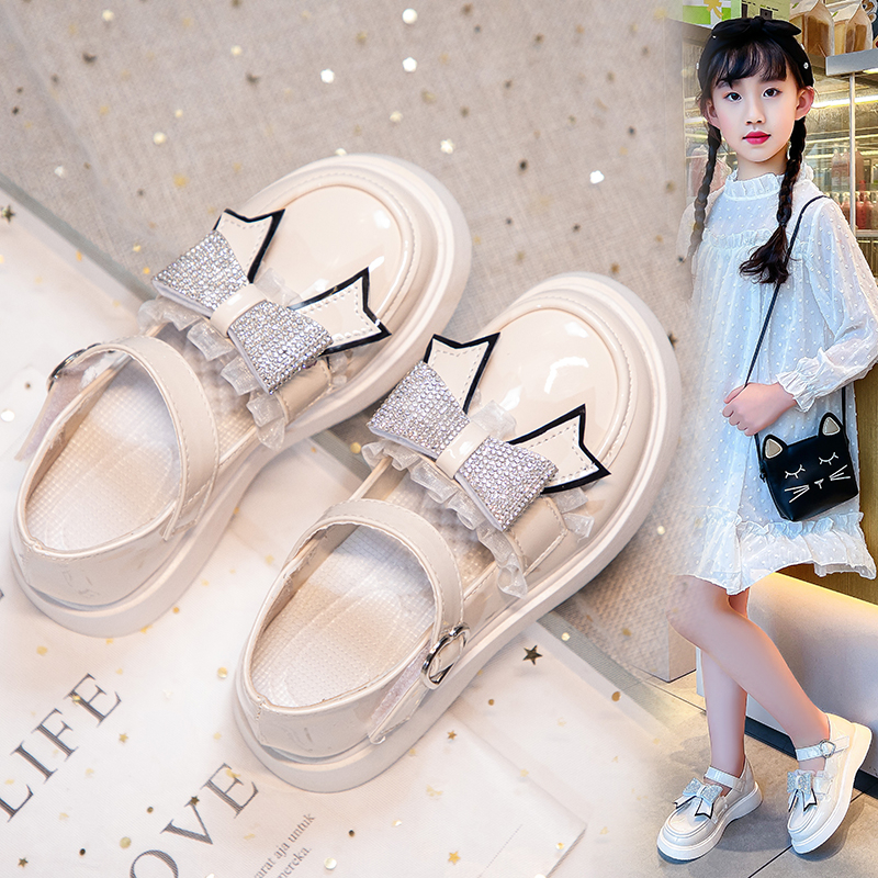 Tüdrukute väikesed nahast kingad 2025 kevad ja suvi uued laste mustad läikivad baleriinid tüdrukute printsessikingad Briti stiilis sportlikud kingad