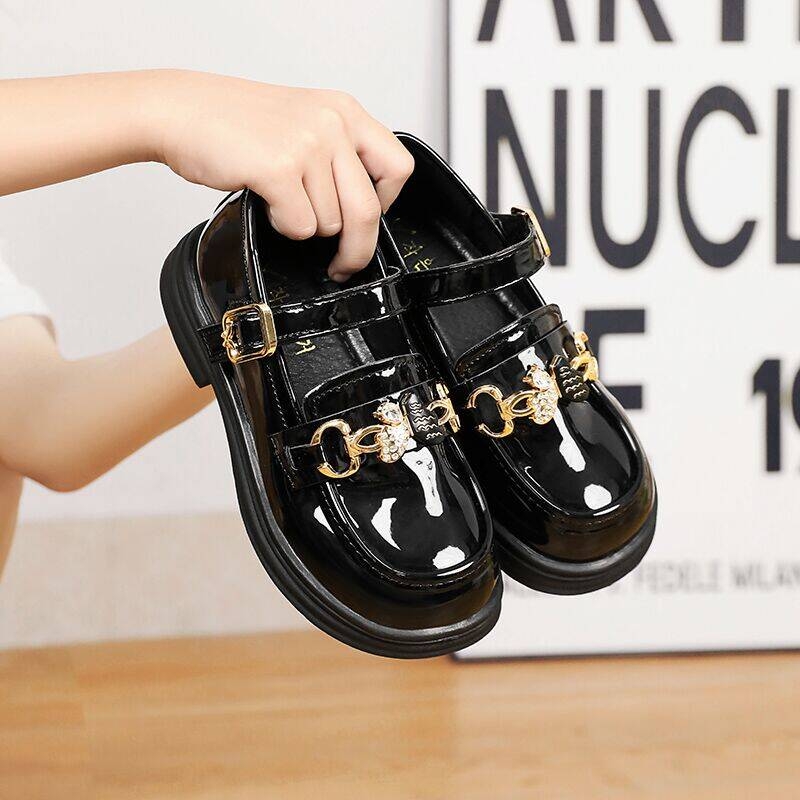 Tüdrukute väikesed nahast kingad 2025 kevad ja suvi uued laste mustad läikivad baleriinid tüdrukute printsessikingad Briti stiilis sportlikud kingad